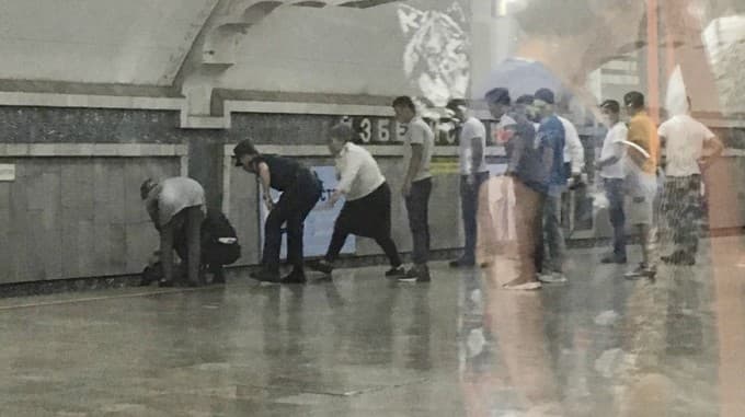 Еще один человек упал на рельсы метро в Ташкенте 