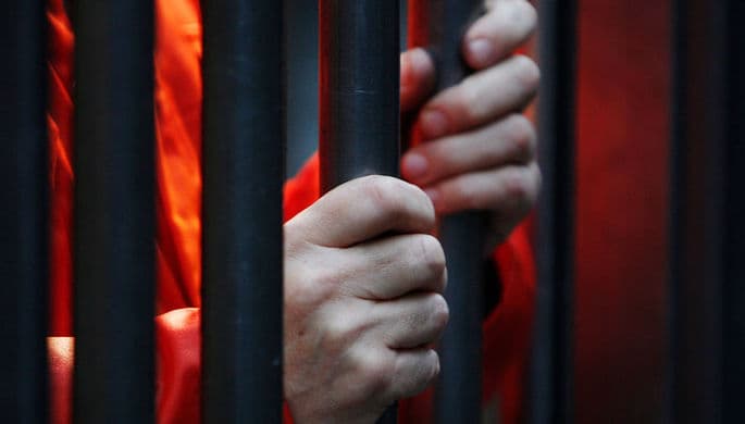 42 йил қамоқда ўтирган икки америкалик айбсиз деб топилди