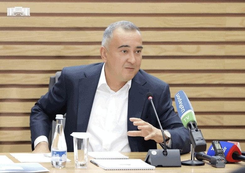 «Shunday qilishim mumkinki, qo‘shnilaring ko‘rishishga uyaladi» – Toshkent shahar hokimining jurnalistlarga tahdidi audiosi tarqaldi 