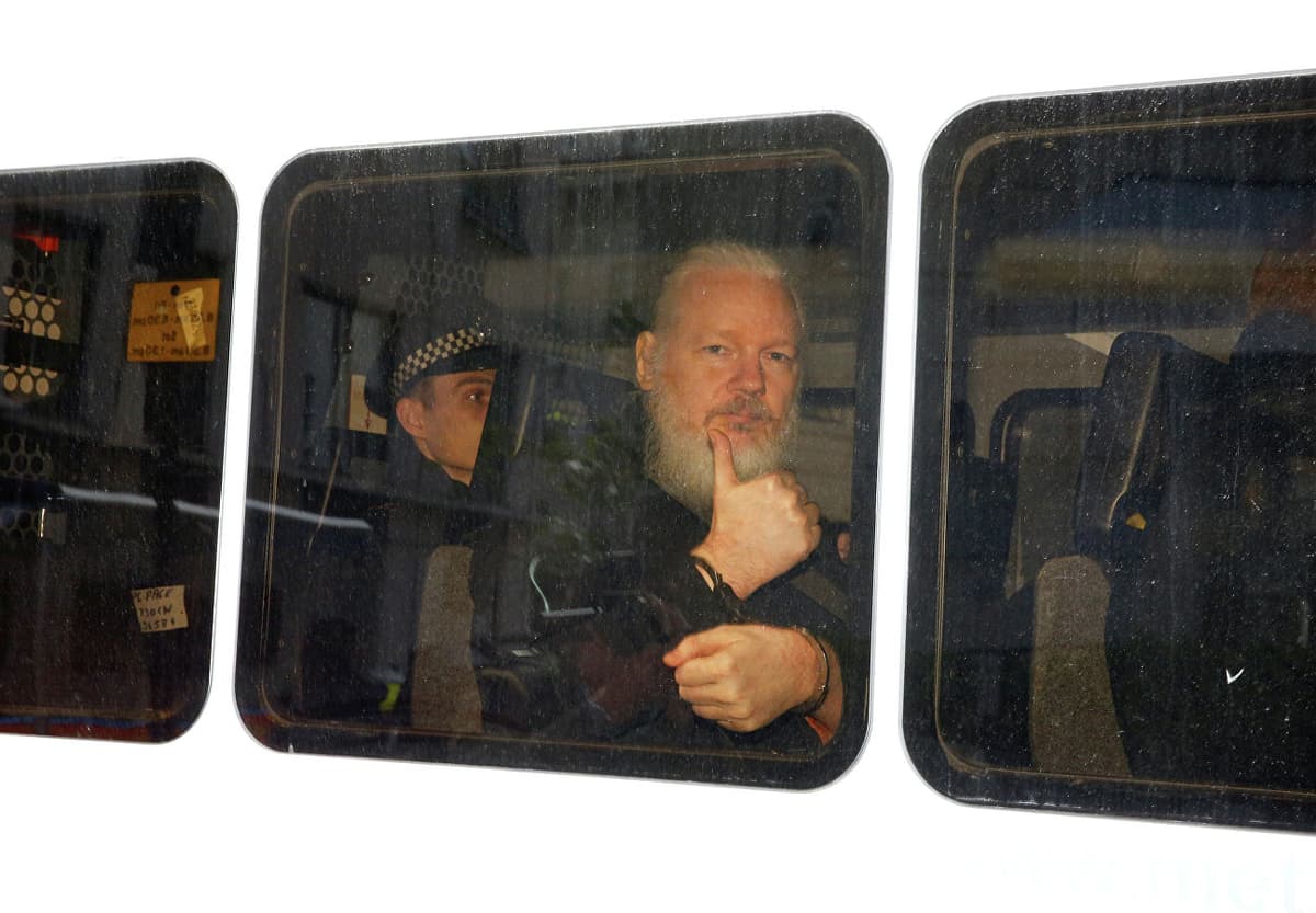 Avstraliya Assanjga «maxsus» yordam taqdim etishdan bosh tortdi