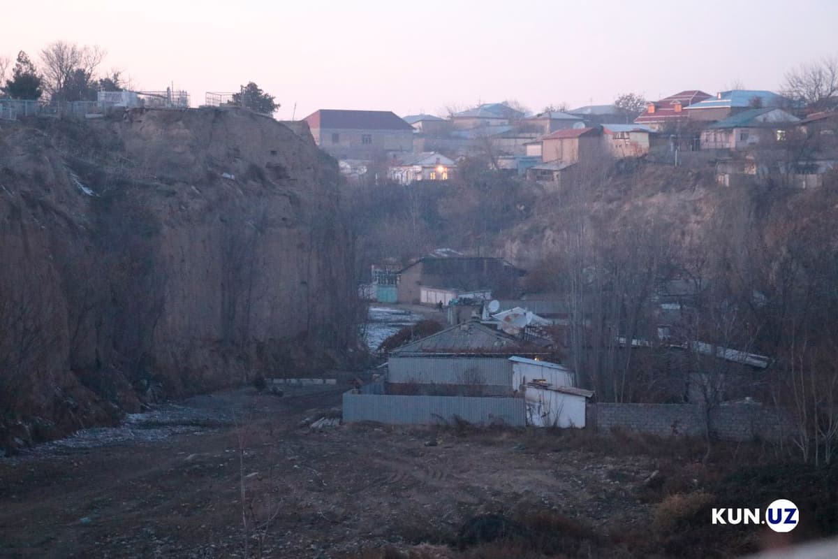 Istiqboli ko‘rinmayotgan istiqbolliklar. Samarqand markazidagi jarlikda «jon saqlayotganlar» haqida