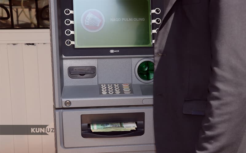 Bankomatlardan naqd pul yechib olishda foiz to‘lovini chegaralash taklif qilindi