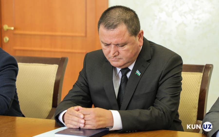 «Ўтиниб-ўтиниб кечирим сўрайман» — Шуҳрат Ғаниев сенаторлар қаршисида нималар деди?