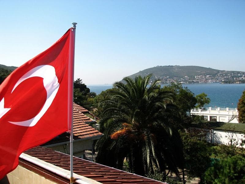 TIV o‘zbekistonliklarni Turkiyada noqonuniy migrantlarga qarshi reydlar o‘tkazilayotganidan ogohlantirdi  