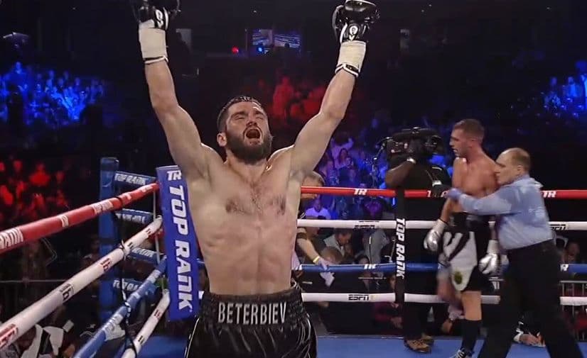 Professional bokschi Beterbiyev ikkita kamarni o‘zida birlashtirdi