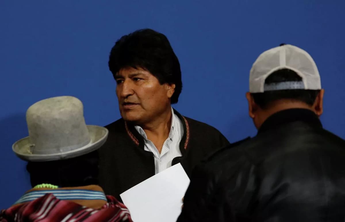 Evo Morales Boliviyani tark etdi. Meksika unga siyosiy boshpana berdi