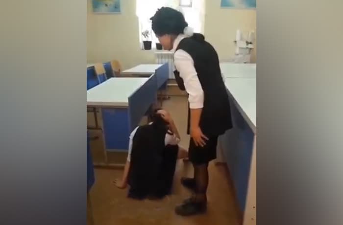 Andijonda o‘quvchi qizlar o‘rtasidagi janjal aks etgan video bo‘yicha rasmiy ma'lumot berildi