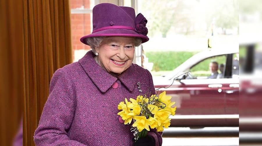 92 ёшли қиролича Елизавета II Instagram’да илк постини қолдирди