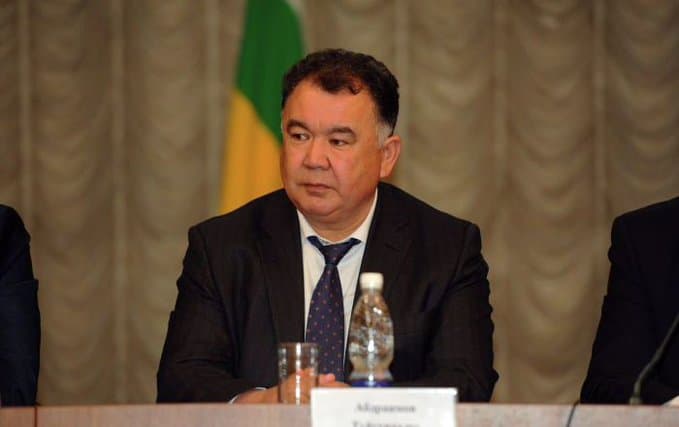Qirg‘izistonda jurnalistga qo‘pollik qilgan gubernator ishdan olindi