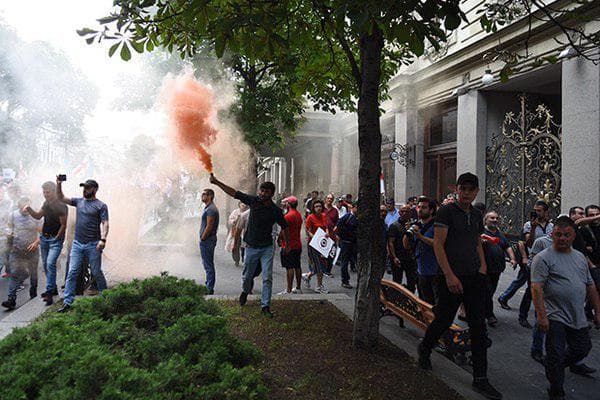 Tbilisida sodir etilgan tartibsizliklar davlat to‘ntarishiga urinish deb baholandi
