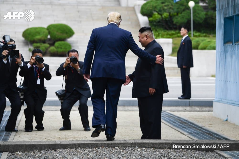 Video: Tramp Shimoliy Koreya hududiga qadam qo‘ygan ilk amerikalik prezident bo‘ldi