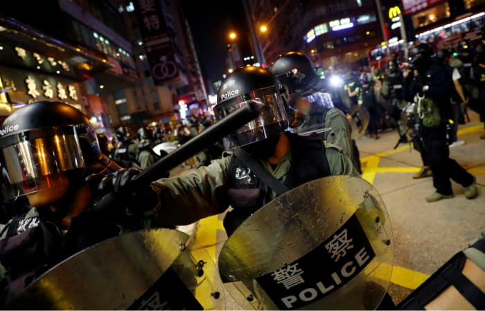 Hongkongda namoyishchilar va politsiya o‘rtasida to‘qnashuvlar sodir bo‘ldi