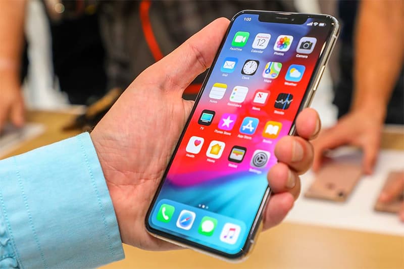 iPhone XS'ni sotib olish uchun O‘zbekistonda necha kun ishlash kerak?