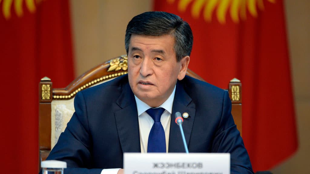 Sooronbay Jeenbekov: “Odamlarni ko‘chalariga olib chiqib, hokimiyatga bosim o‘tkazaman deganlar xato qiladi”