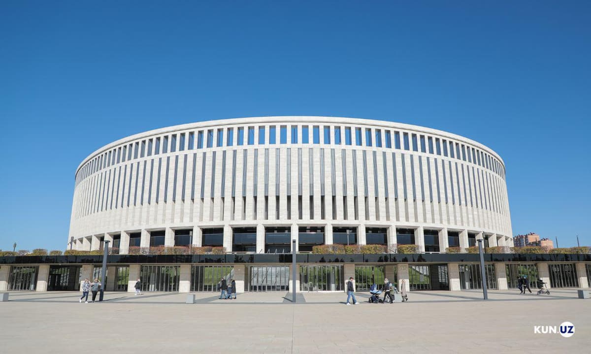 U Kolizeyga o‘xshaydi. Ichkarisida ham bog‘i bor «Krasnodar» stadioniga fotosayohat