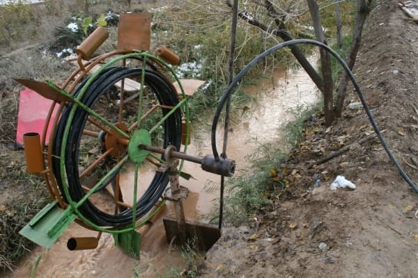 O‘zbekistonda suv charxpalaklari bo‘yicha petitsiya e'lon qilindi