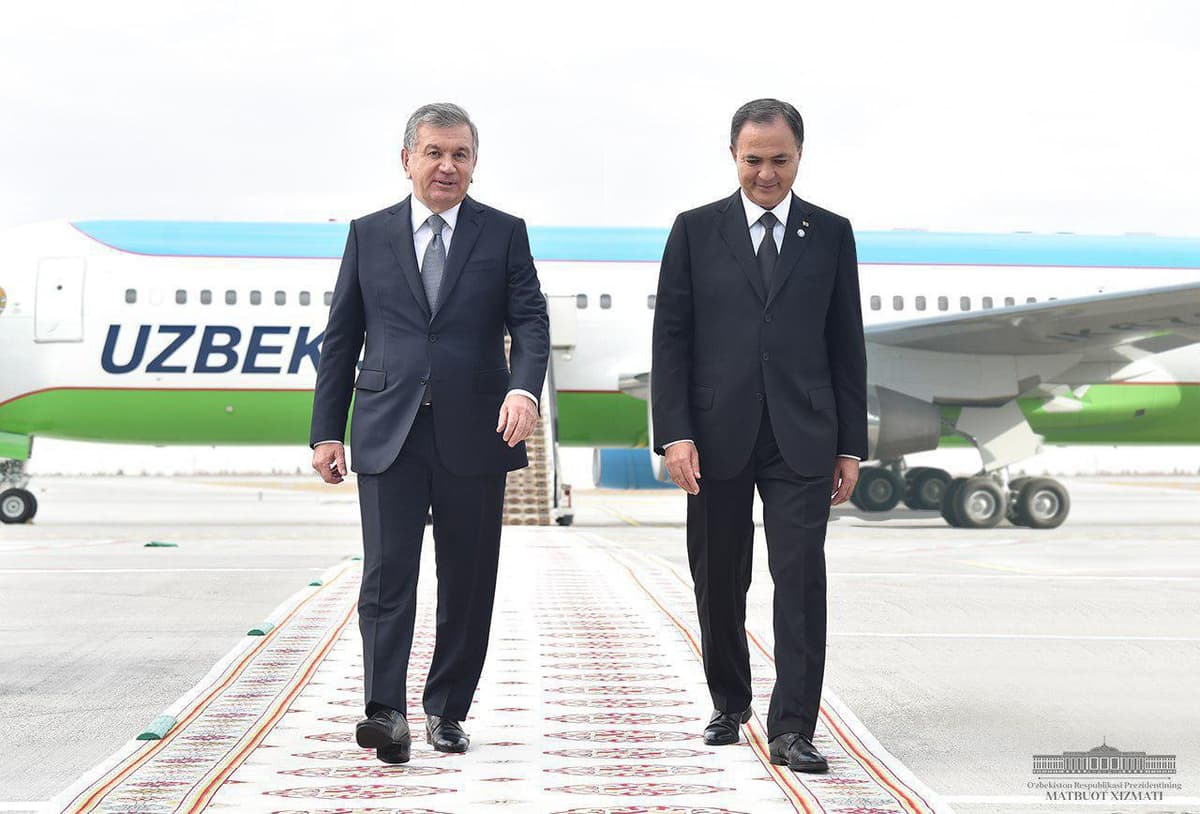 Шавкат Мирзиёев Ашхободга етиб борди
