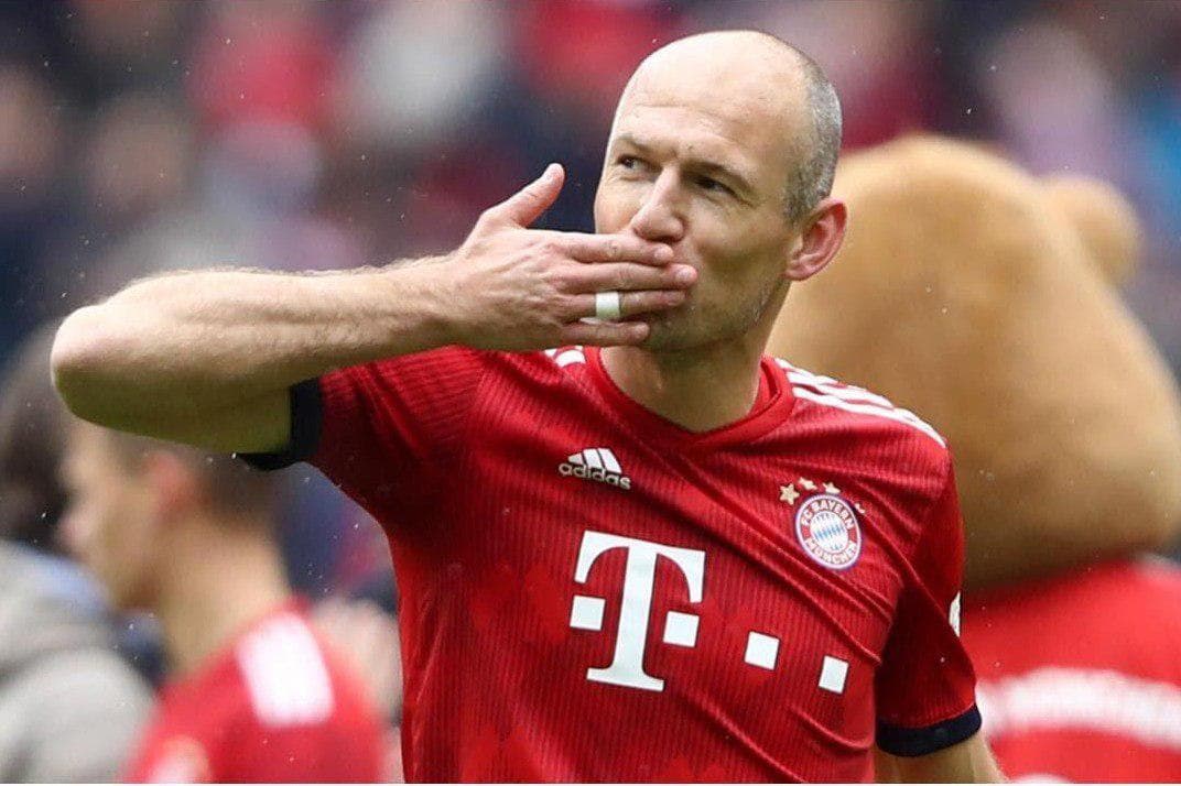 Aren Robben faoliyatini yakunladi