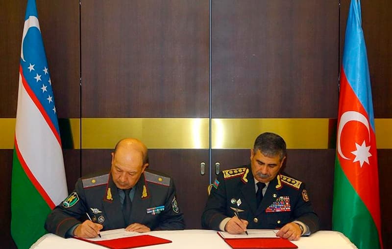 Министры обороны Узбекистана и Азербайджана подписали план военного сотрудничества на 2020 год