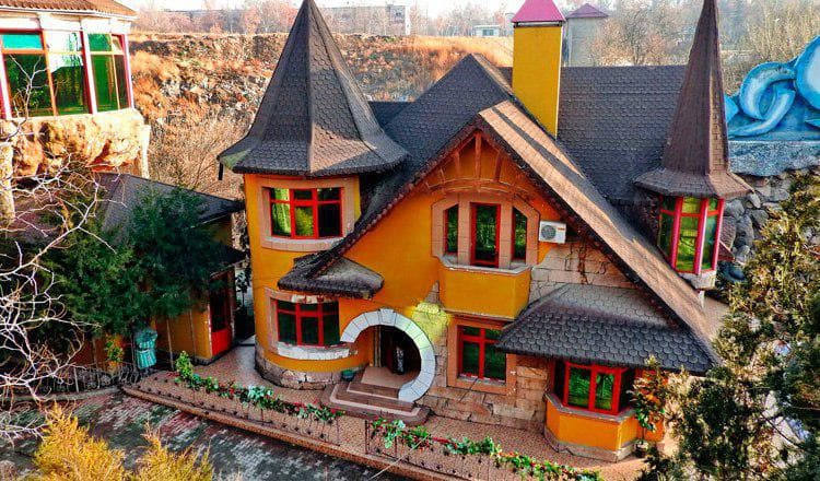 В Ташкенте продадут особняк бывшего директора рынка «Карванбазар» Дмитрия Лима
