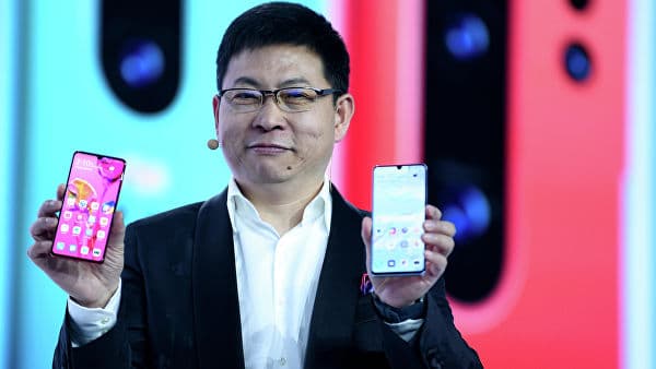 Huawei flagman smartfonlarini taqdim etdi