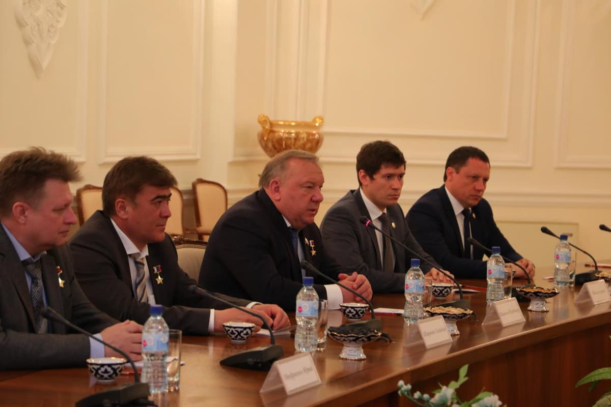 Solijon Sharipov va Vladimir Shamanov Qonunchilik palatasiga bordi