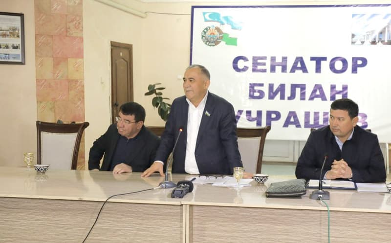Cenator va hokimlar nelobaliklar bilan uchrashdi: Ularning muammolari eshitildi va hal qilinadigan bo‘ldi