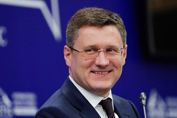 Rossiya energetika vaziri va OPeK bosh kotibi koronavirus sababli oyoqlarda so‘rashishdi (video)