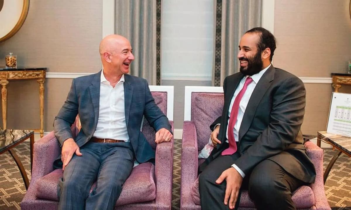Amazon rahbari telefoniga Saudiya valiahd shahzodasi telefonidan buzib kirilgan - Guardian