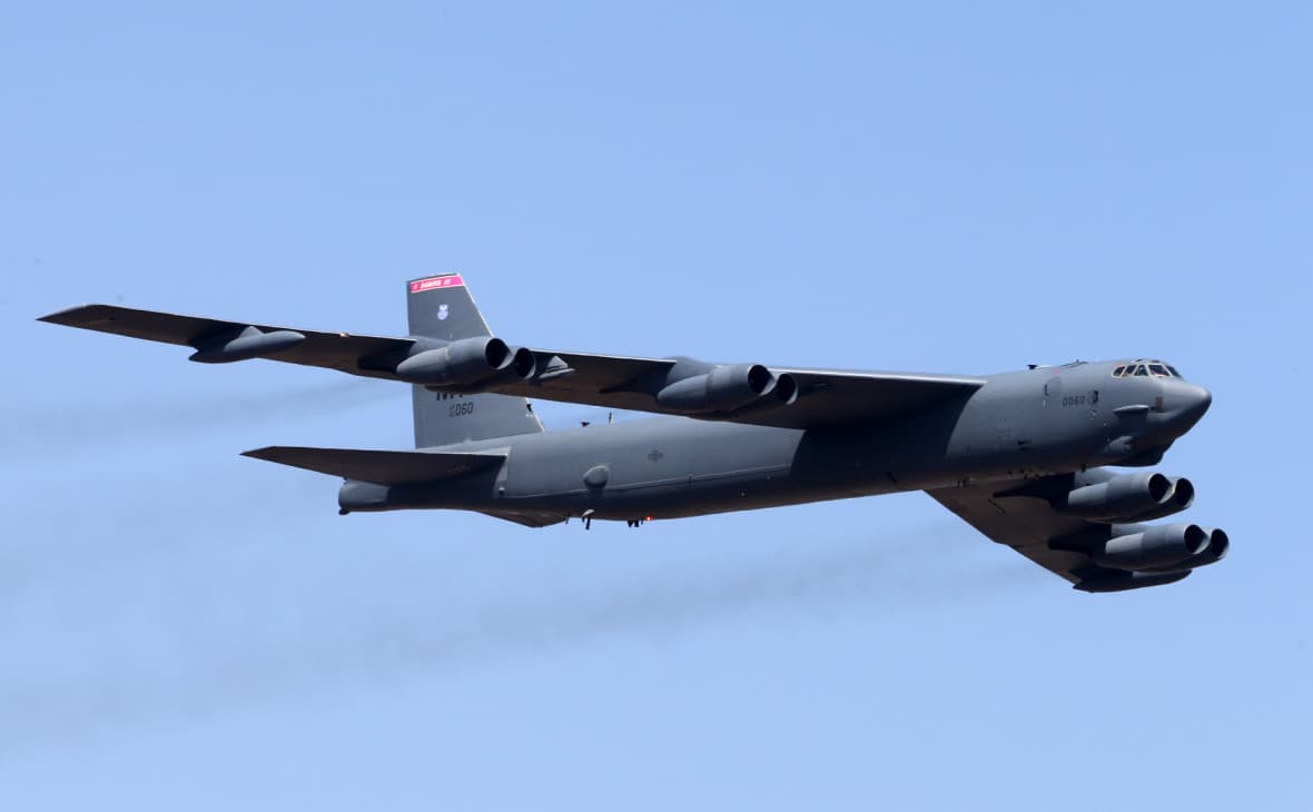 AQShning B-52 bombardimonchi samolyotlari Eronga yaqin orol hududiga joylashtirildi