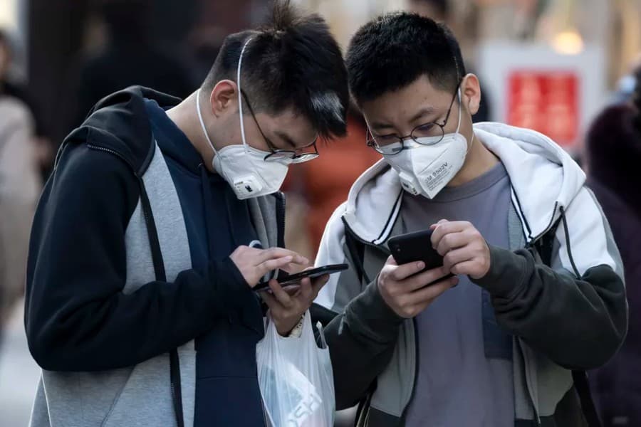 Koronavirus: smartfon ham infeksiya tashuvchisi bo‘lishi mumkinmi?
