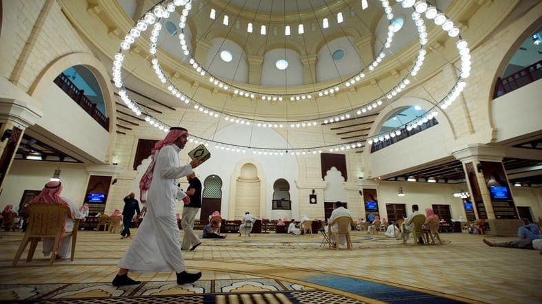 Koronavirus: Saudiya Arabistonida jamoat namozlari o‘qilishi vaqtincha to‘xtatildi 