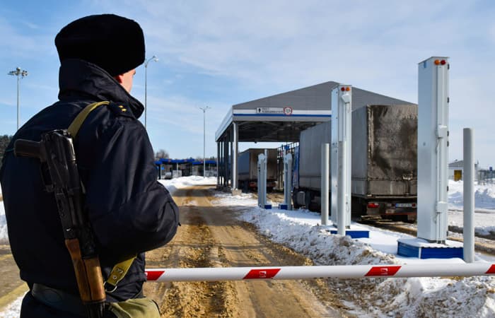 Rossiya Belarus bilan chegarasini qisman yopdi