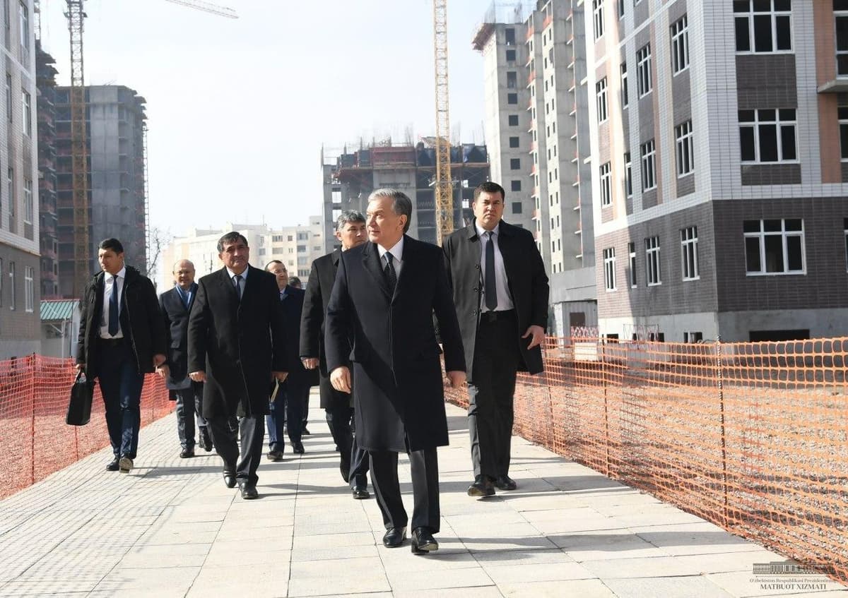 Prezident Toshkent shahrida amalga oshirilayotgan loyihalar bilan tanishmoqda