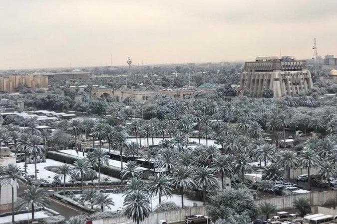 Bag‘dodda hammayoq qor. Iroq poytaxtida 12 yildan so‘ng qor yog‘di (fotogalereya)