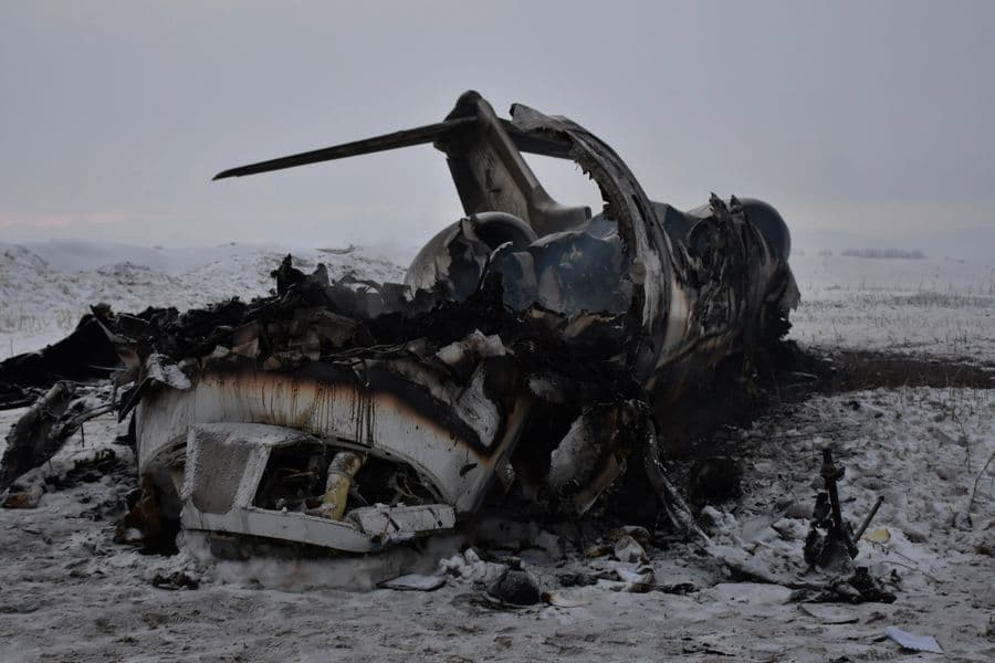 OAV: Afg‘onistonda yo‘lovchi samolyot qulab tushdi