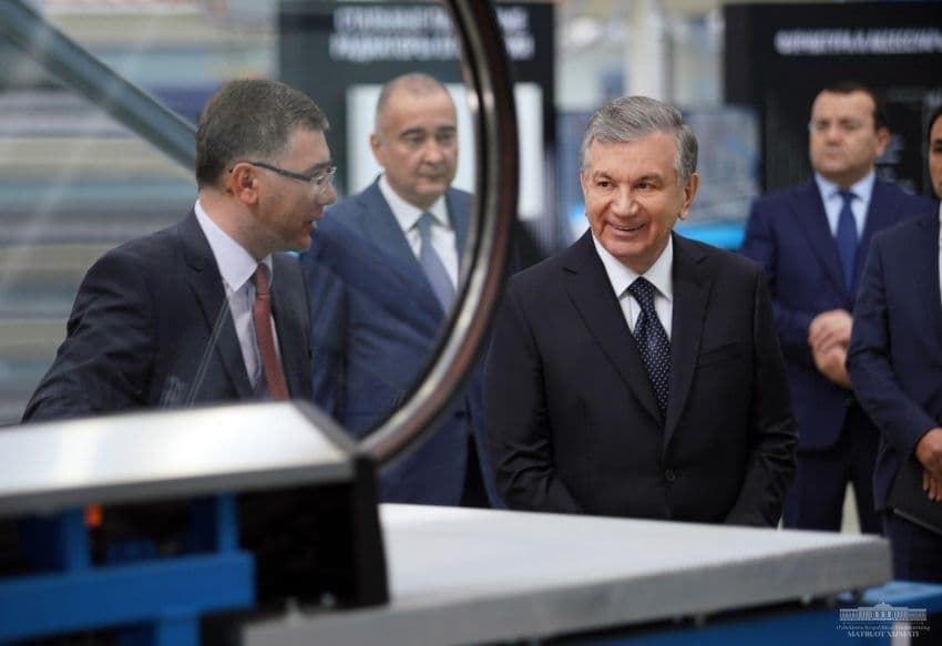 Мирзиёев посетил предприятие по производству «умных» газовых счетчиков в Ташкенте  