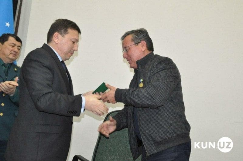 Andijon viloyati hokimi «Xalq ta'limi homiysi» ko‘krak nishoni bilan taqdirlandi