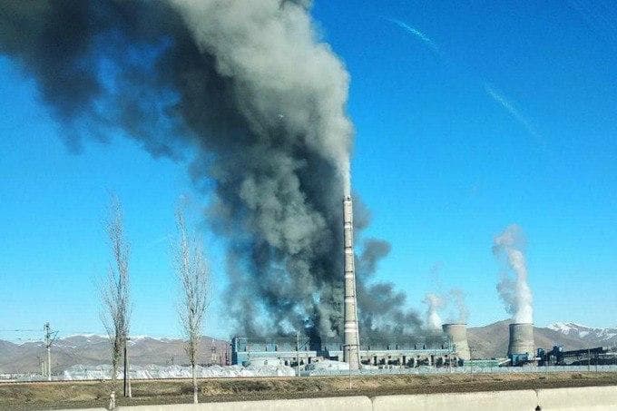 Video: «Yangi Angren» IESda yong‘in ro‘y berdi, ayrim hududlarda elektr ta'minotida uzilishlar kuzatilmoqda