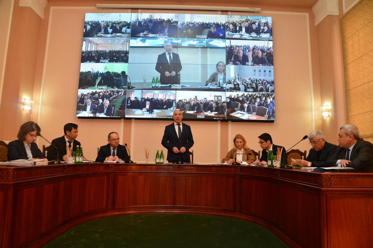 Alisher Shodmonov videoselektor o‘tkazdi. Koronavirusga qarshi choralar kuchaytiriladi
