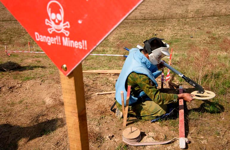 Uzbekistan completes landmine clearance along its common border with Tajikistan