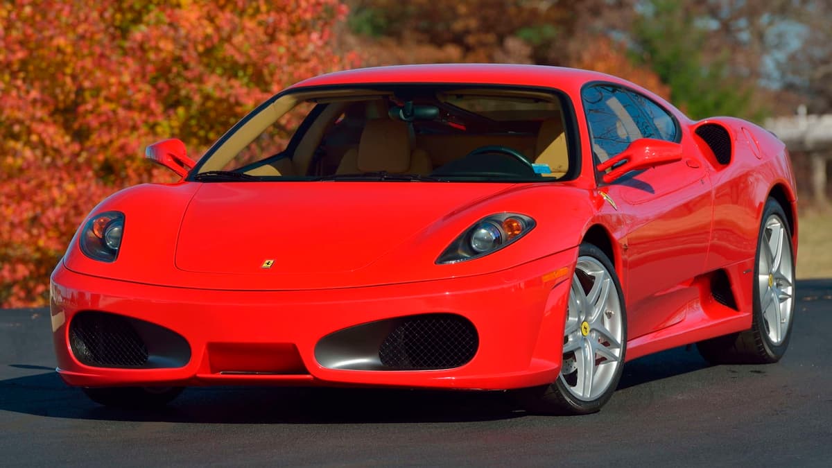 Trampga tegishli Ferrari avtomobili kimoshdi savdosiga qo‘yildi