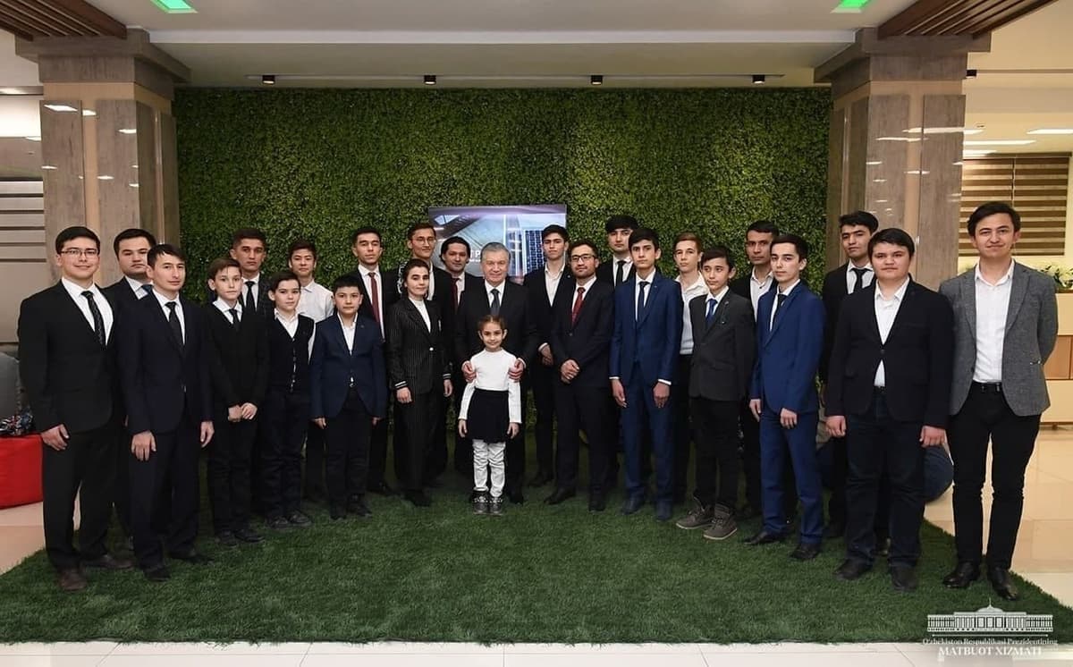 Prezident topshirig‘i: Maktablardagi yoshlar yetakchilarining stavkalari kamaytirilmaydi