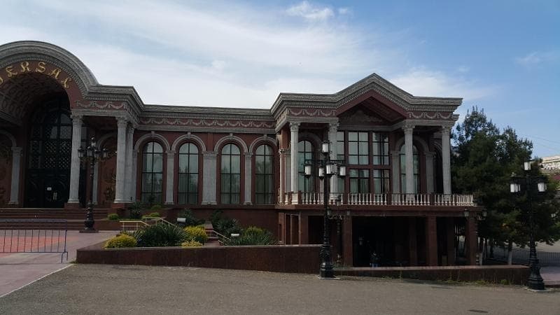 Versal restaurant in Tashkent sold for 35 billion soums