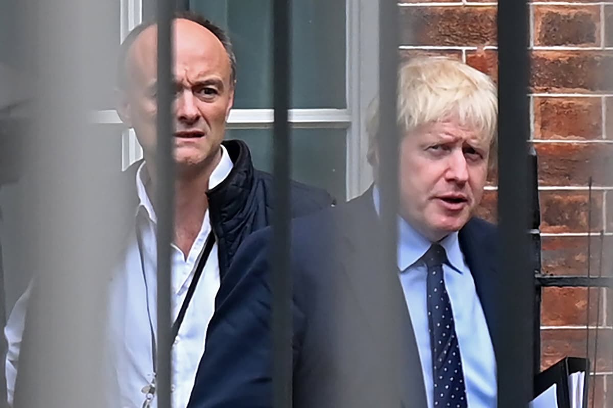 Britaniya muxolifati Jonsonning maslahatchisiga nisbatan surishtiruv boshlashni talab qildi