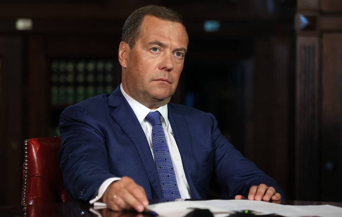 Medvedev Abxaziya-Osetiya mojarosini «Rossiyaga qarshi urush e'lon qilish» deb atadi