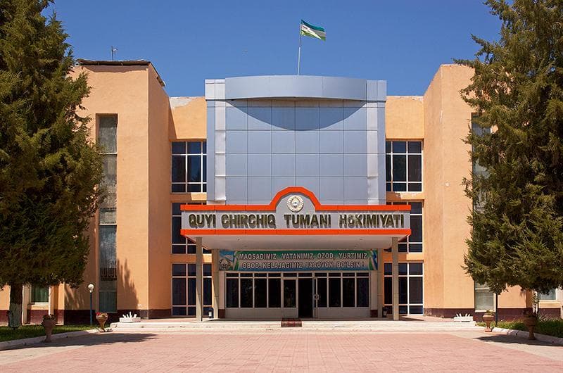 Quyi Chirchiq tumani hokimi o‘rinbosari va hokimlikning yana ikki nafar xodimi jarimaga tortildi