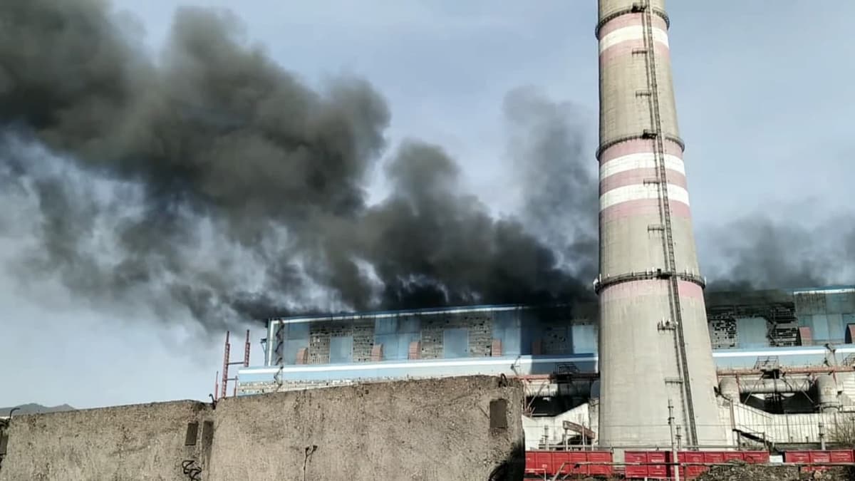 Yangi-Angren IESda vafot etganlarning oila a'zolariga 105 mln so‘mdan moddiy yordam ko‘rsatildi - Energetika vazirligi