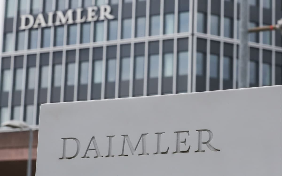 Daimler пандемия сабабли ҳар бир ходимига минг еврогача қўшимча пул беради