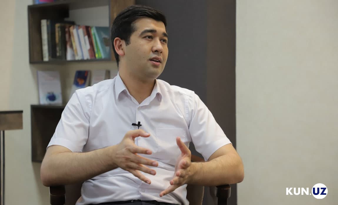 Alisher Sa'dullayev «kuchsizlantirilayotgan» Yoshlar ittifoqi, rahbarning oilaga xiyonati va boshqaruvda yosh kadrlarni ko‘paytirish haqida (2-qism)